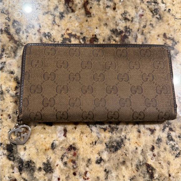 Gucci Brown Monogram Key & Card Holder - Picture 2 of 7